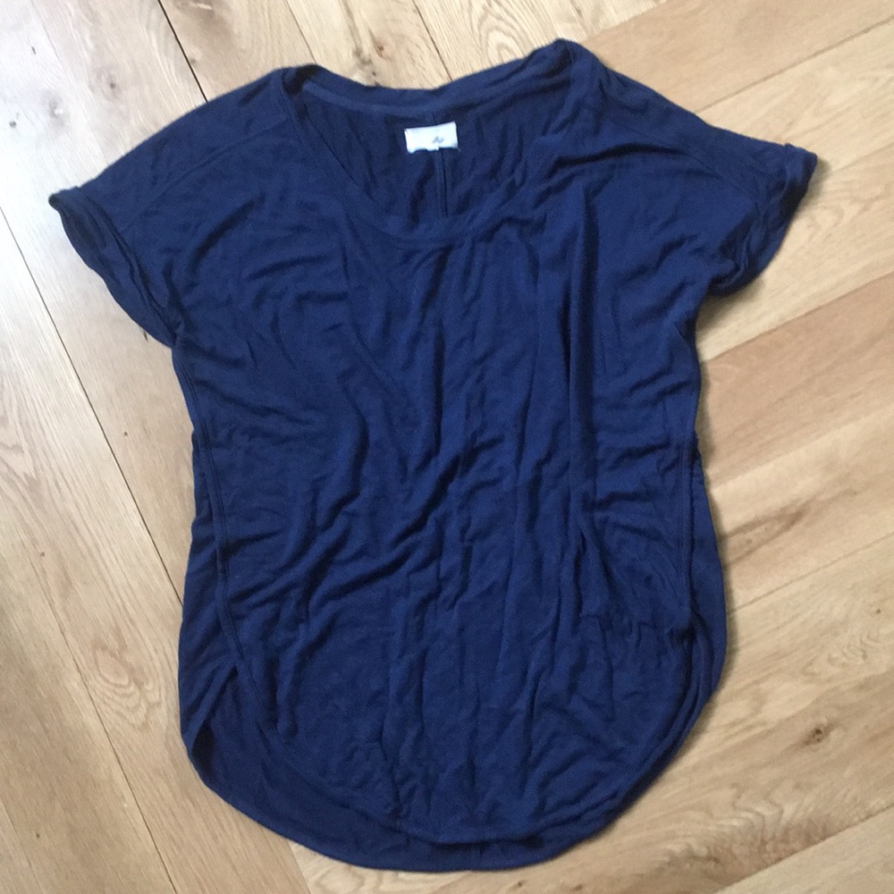 Scalloped hem sweater tee